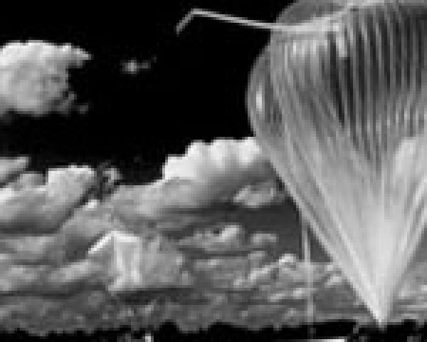 Préparation au lancement du spectromètre TDLAS embarqué à bord d'un ballon à Aire-sur-l'Adour (France).